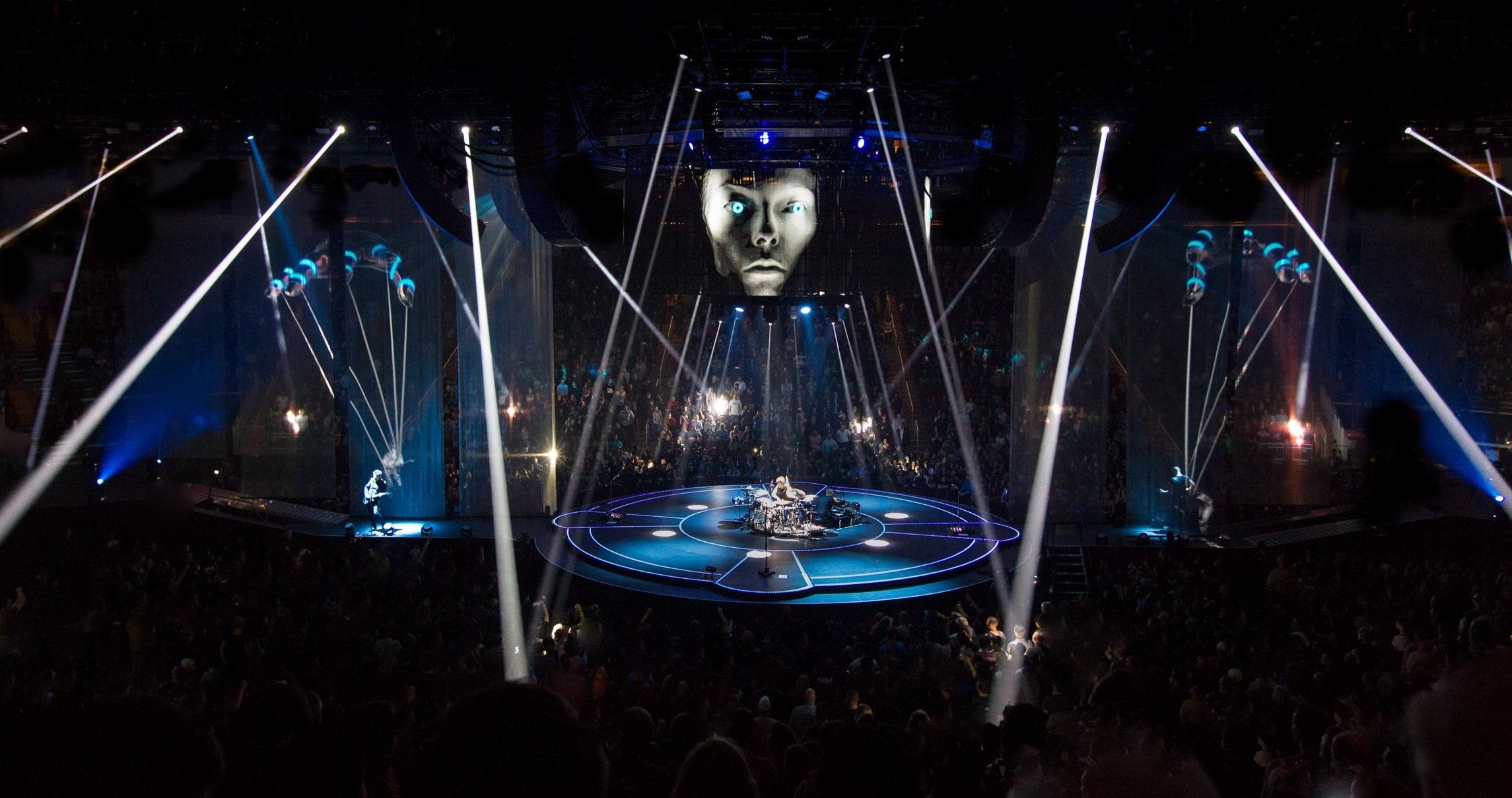 Projection as a Collaborative Design Tool for Live Music